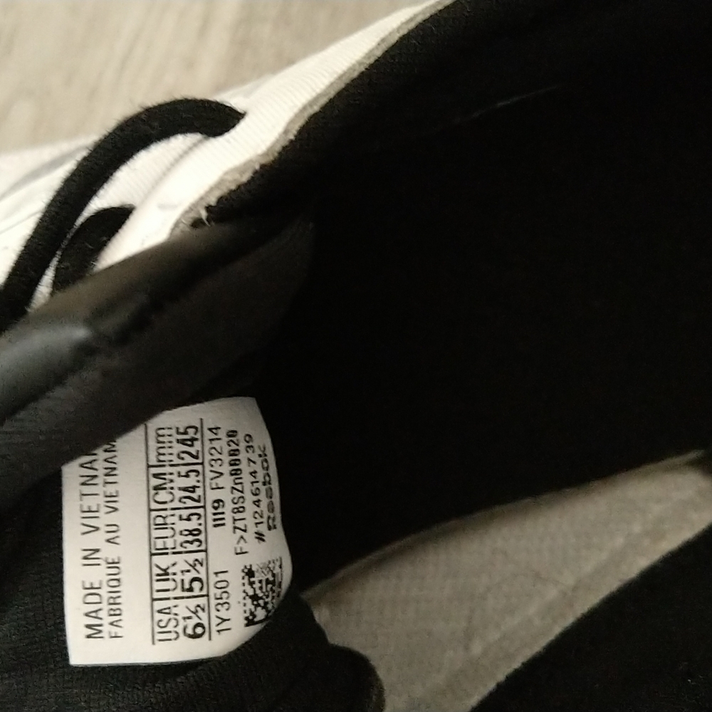 Adidas shoes - Picture 4 of 4